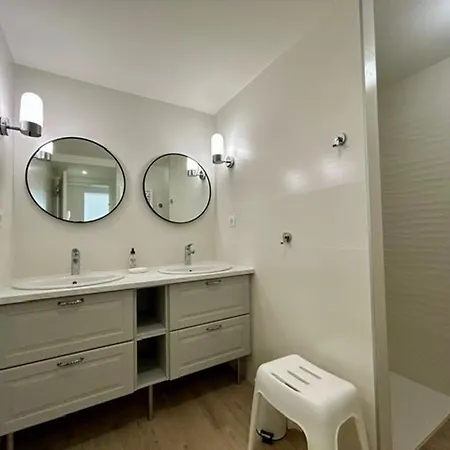 Avec Terrasse, 2 Chambres, Proche - 4 Pers - Fr-1-494-198 * Royan