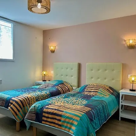 דירה Avec Terrasse, 2 Chambres, Proche - 4 Pers - Fr-1-494-198 *